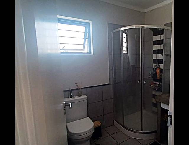 2 BEDROOM APARTMENT FOR SALE IN FOURWAYS